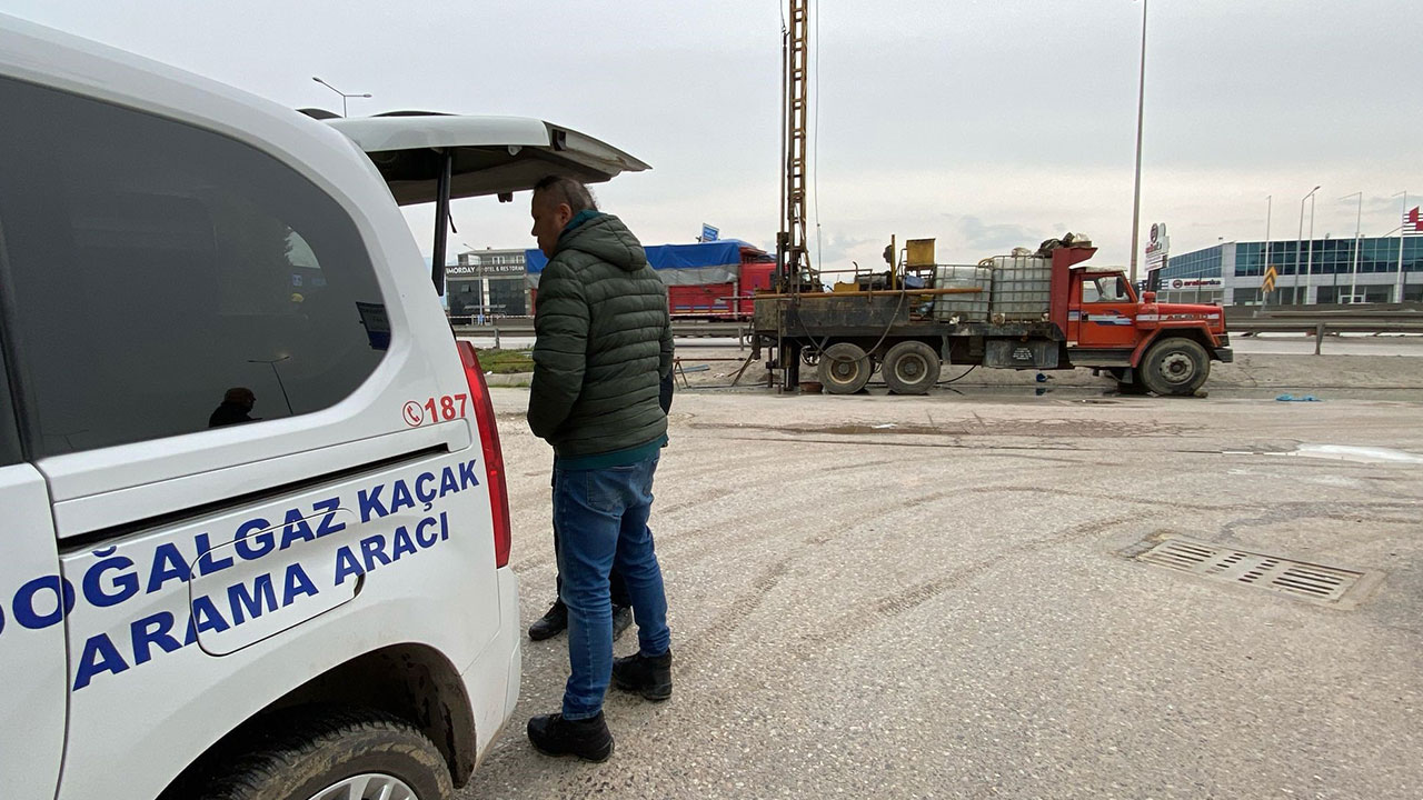 Foto - Yerin altından gaz yine çıktı! 13 gündür yanıyor: 45 metre derinlikte bulundu