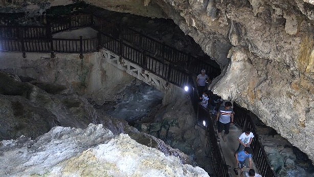 Foto - Yerin tam 190 metre altında… Hindistan'dan Türkiye'ye saklı cenneti görmek için geliyorlar