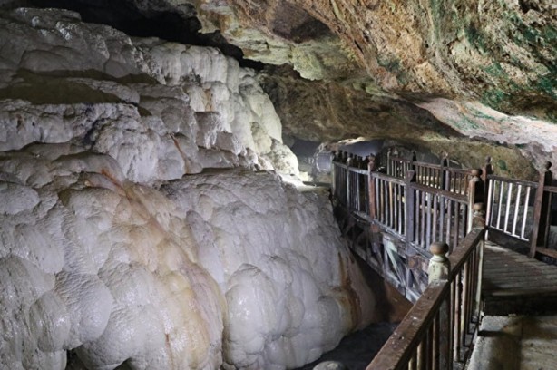 Foto - Yerin tam 190 metre altında… Hindistan'dan Türkiye'ye saklı cenneti görmek için geliyorlar