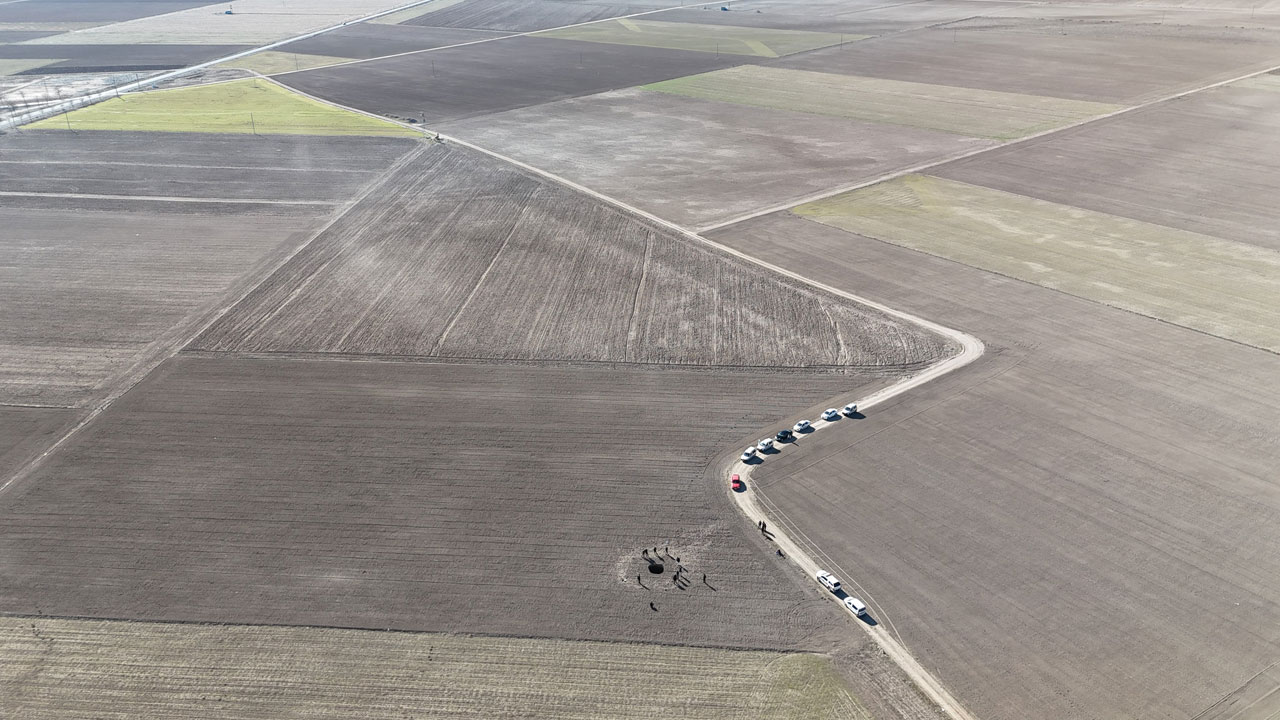 Foto - Yerleşim yerlerine çok yakın! 70 metre derinliğinde dev obruk