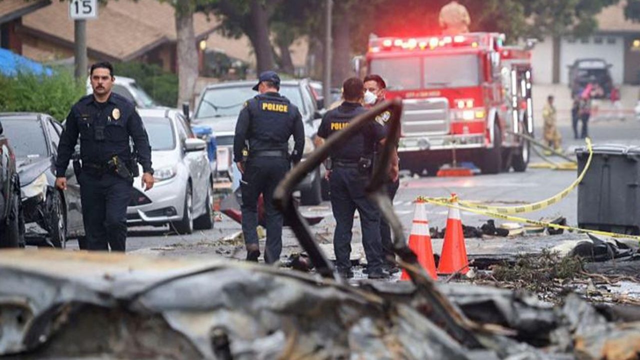 Foto - Yerleşkede asker aileleri yaşıyordu! O şehirde yerleşim yerine uçak düştü! Ölüler ve yaralılar var