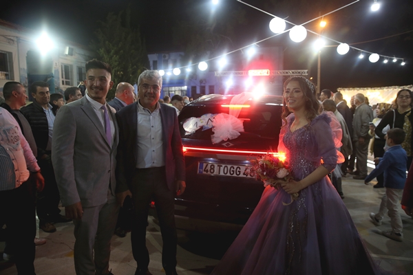 Foto - Yerli otomobil TOGG nişanlanacak çift için süslendi