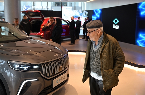 Foto - Yerli otomobil TOGG'a yoğun ilgi: Vatandaşlar resmen akın etti