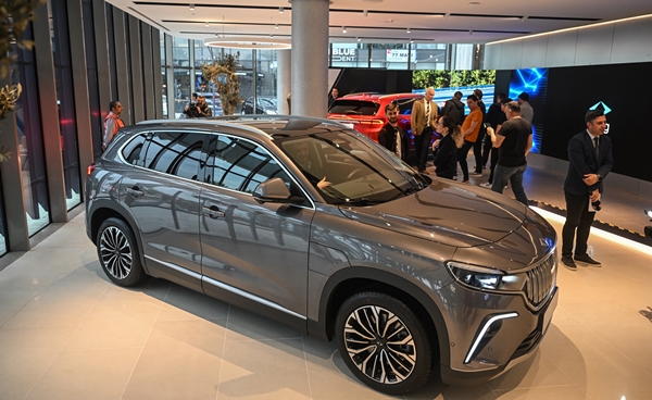 Foto - Yerli otomobil TOGG'a yoğun ilgi: Vatandaşlar resmen akın etti