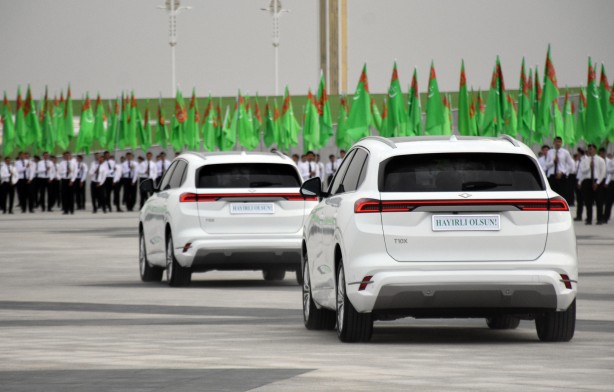 Foto - Yerli otomobil TOGG'un her tarafına un serptiler! Sebebini duyanlar şaşkına döndü