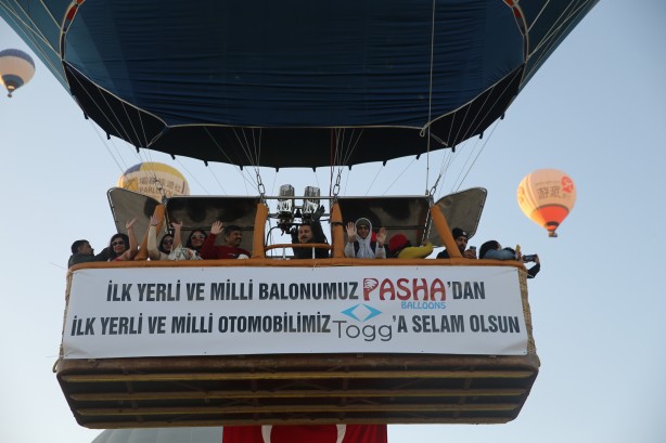 Foto - Yerli sıcak hava balonu, TOGG'u kutlamak için uçtu