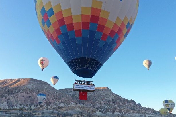 Foto - Yerli sıcak hava balonu, TOGG'u kutlamak için uçtu