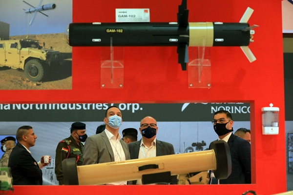 Foto - Yerli silahlara komşudan büyük ilgi