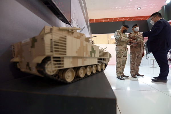 Foto - Yerli silahlara komşudan büyük ilgi