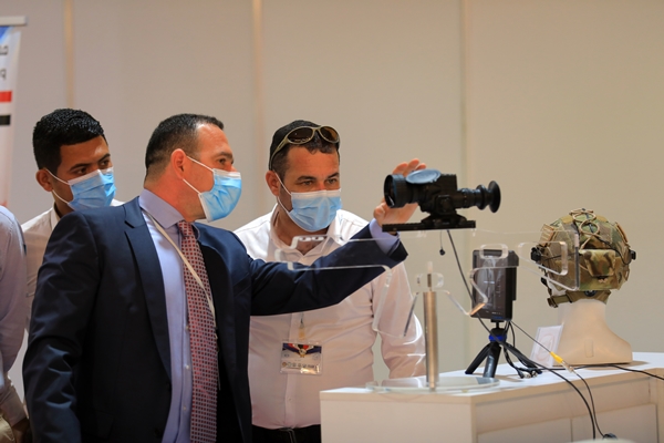 Foto - Yerli silahlara komşudan büyük ilgi