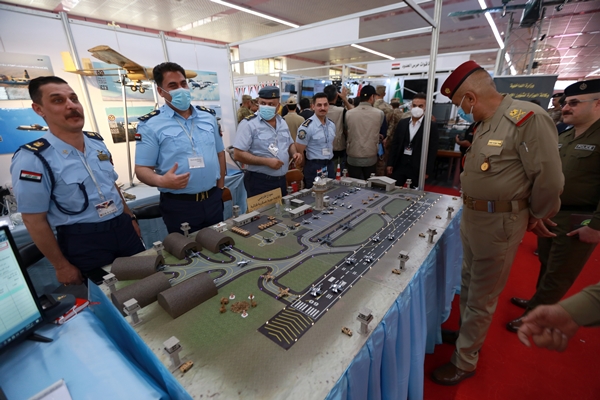 Foto - Yerli silahlara komşudan büyük ilgi