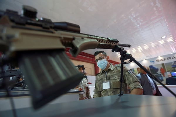 Foto - Yerli silahlara komşudan büyük ilgi