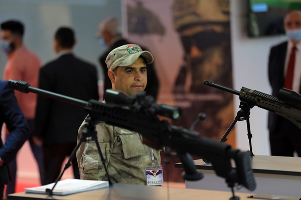 Foto - Yerli silahlara komşudan büyük ilgi