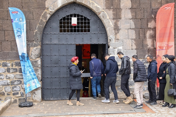 Foto - Yerli uçan araba "Cezeri" Diyarbakır'da boy gösterdi
