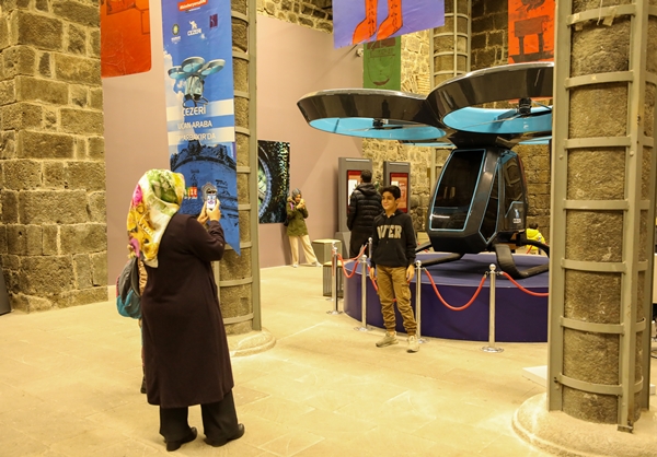 Foto - Yerli uçan araba "Cezeri" Diyarbakır'da boy gösterdi