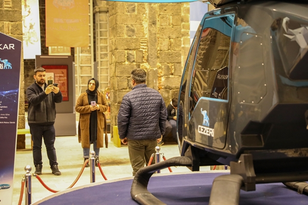Foto - Yerli uçan araba "Cezeri" Diyarbakır'da boy gösterdi