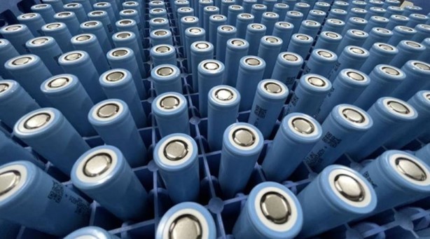 Yerli üretim fiyatları yarı yarıya düşürdü! Lityum iyon pilde devrim