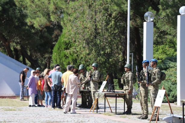 Foto - Yerli ve milli silahlar halka gösterildi