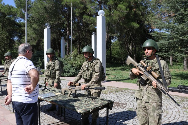 Foto - Yerli ve milli silahlar halka gösterildi