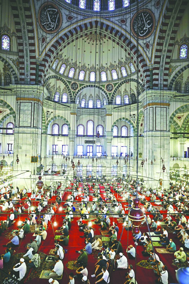 Foto - Yeryüzü mescid oldu