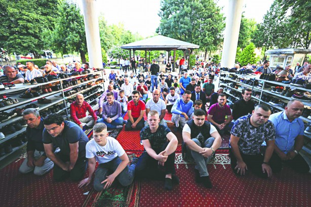 Foto - Yeryüzü mescid oldu