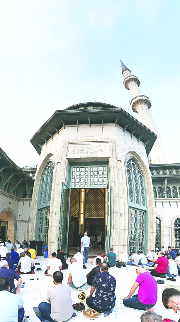 Foto - Yeryüzü mescid oldu