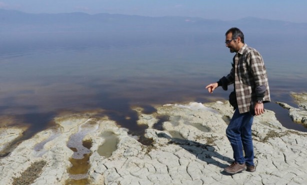 Foto - Yeşil alg patlaması Burdur Gölü'nün rengini değiştirdi