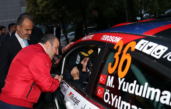 Foto - Yeşil Bursa Rallisi yerli otomobil Togg ile start aldı