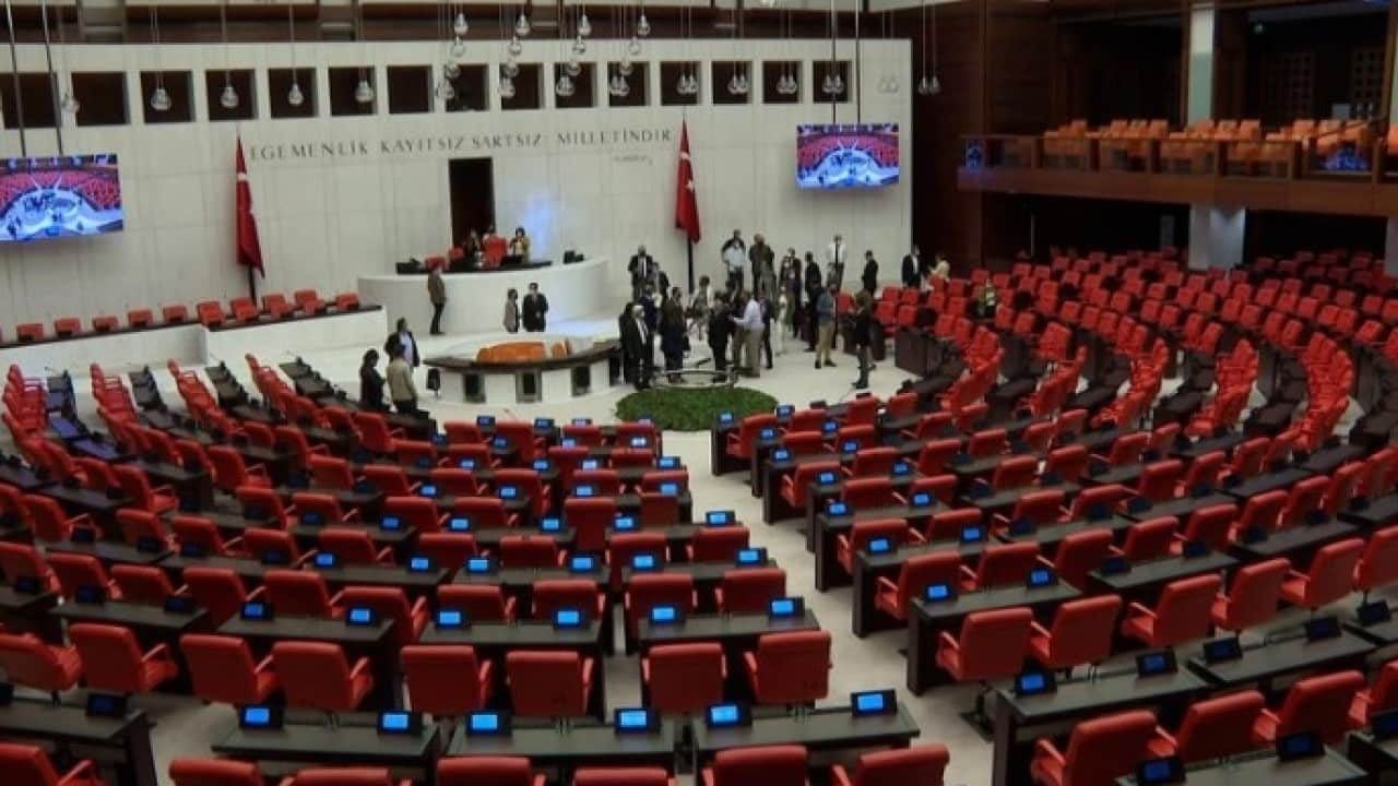 Foto - Yeşil pasaportta kapsam genişliyor mu? Meclis'e 6 meslek grubu için yeni teklif sunuldu 
