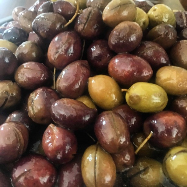 Foto - Yeşil zeytin mi, Siyah zeytin mi ? Sağlıklı olan hangisi