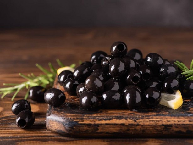 Foto - Yeşil zeytin mi, Siyah zeytin mi ? Sağlıklı olan hangisi
