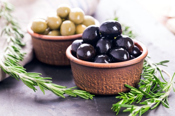 Yeşil zeytin mi, Siyah zeytin mi ? Sağlıklı olan hangisi