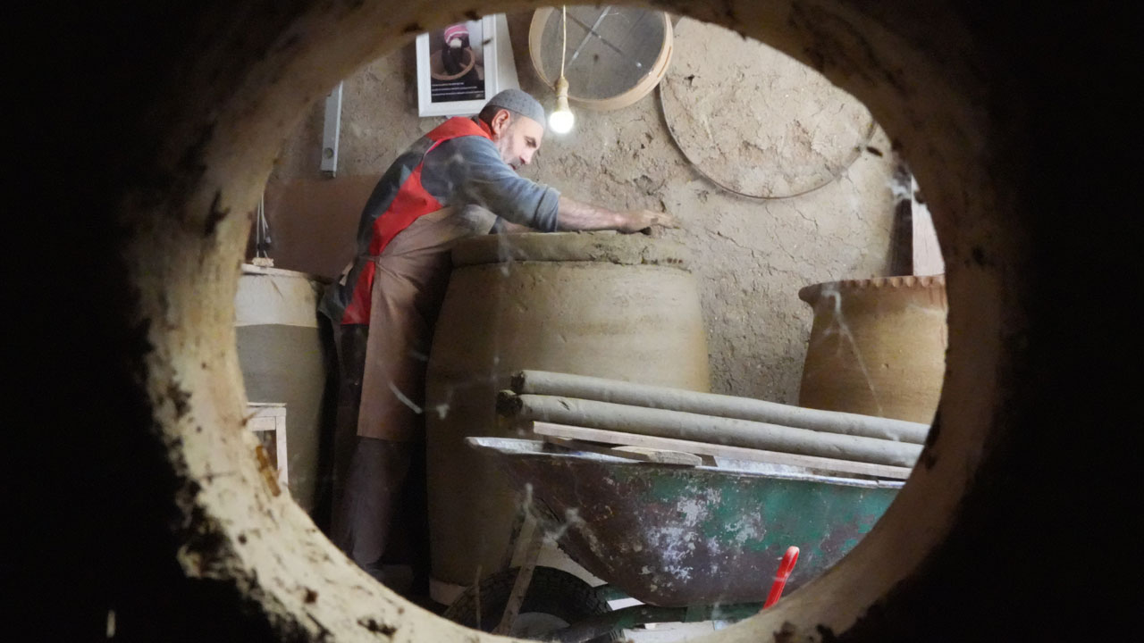 Yeter ki bu meslek ölmesin! Bu zanaat yok olmasın diye varını yoğunu vermeye hazır