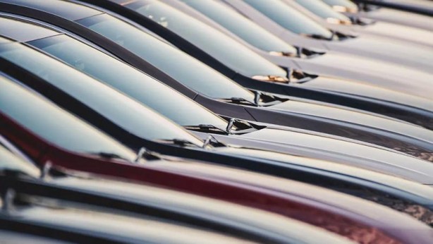 Yetişen alıyor: 50 bin TL'den başlıyor! Kapış kapış giden ikinci el otomobiller