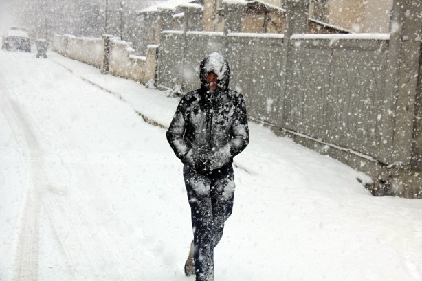 Foto - Yetkililer teyakkuza geçti! Çok sayıda ilde okullara kar tatili