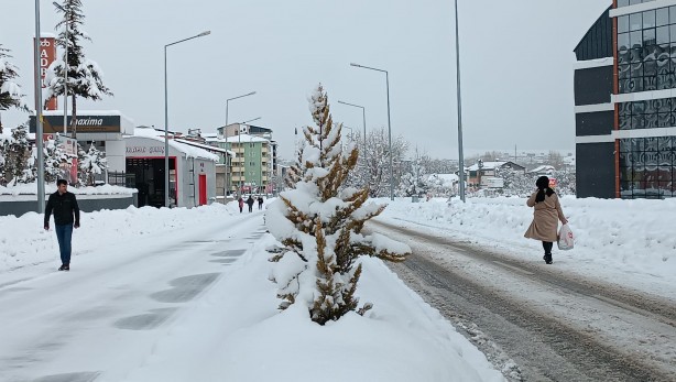 Foto - Yetkililer teyakkuza geçti! Çok sayıda ilde okullara kar tatili