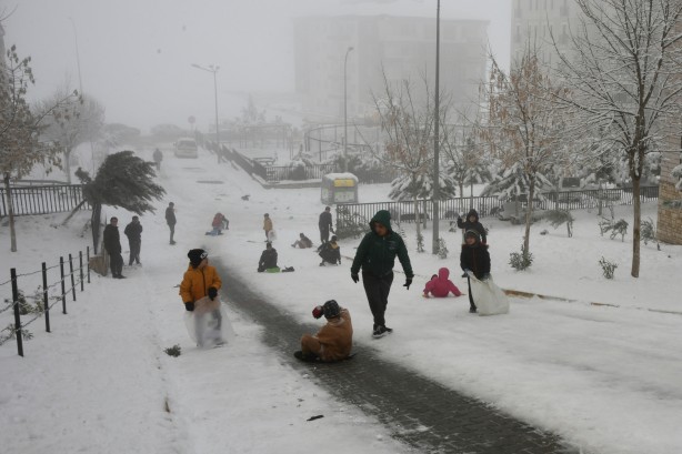 Foto - Yetkililer teyakkuza geçti! Çok sayıda ilde okullara kar tatili