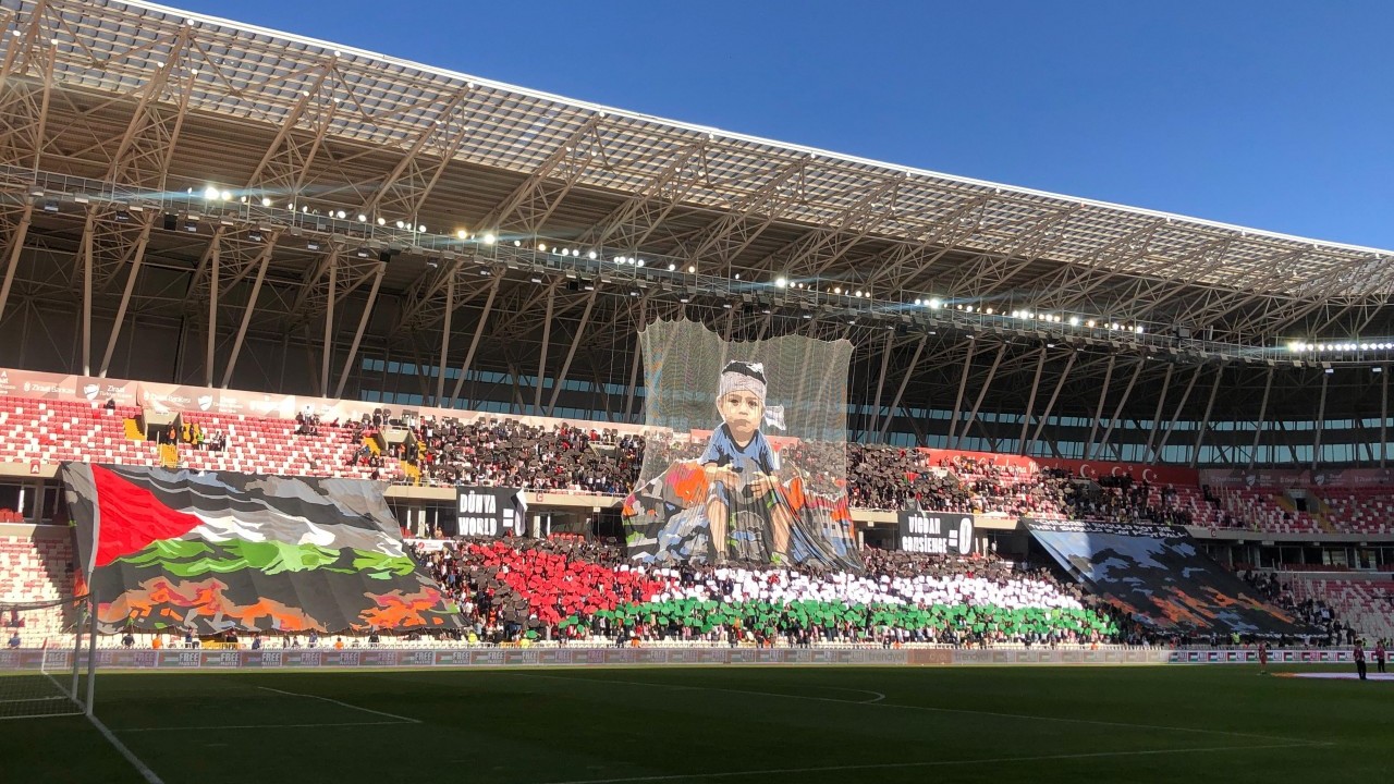 Foto - Yiğidolardan Gazze koreografisi