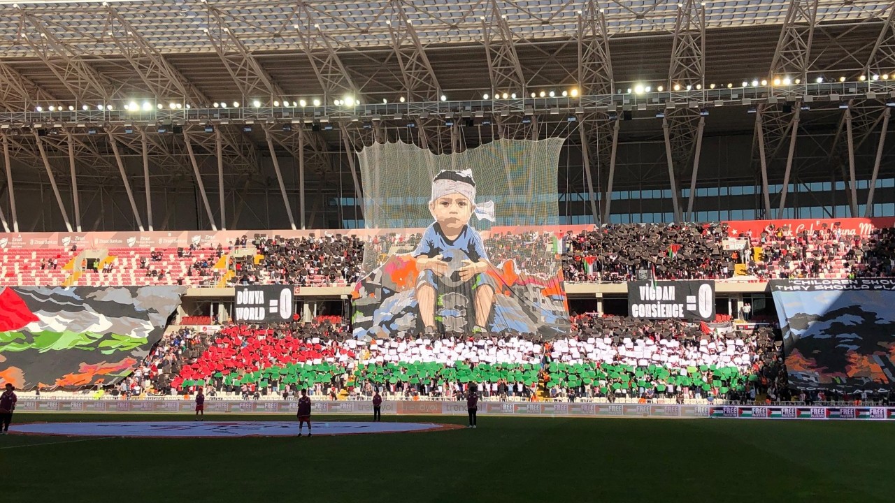 Foto - Yiğidolardan Gazze koreografisi