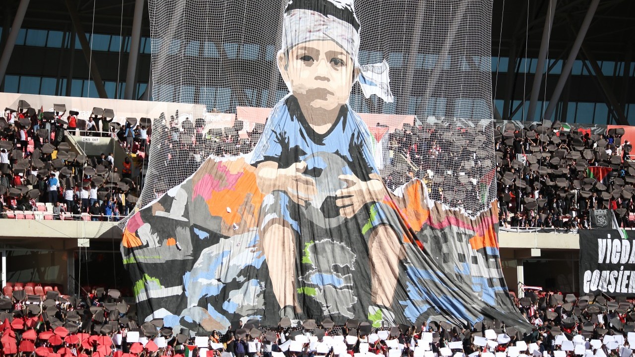 Foto - Yiğidolardan Gazze koreografisi