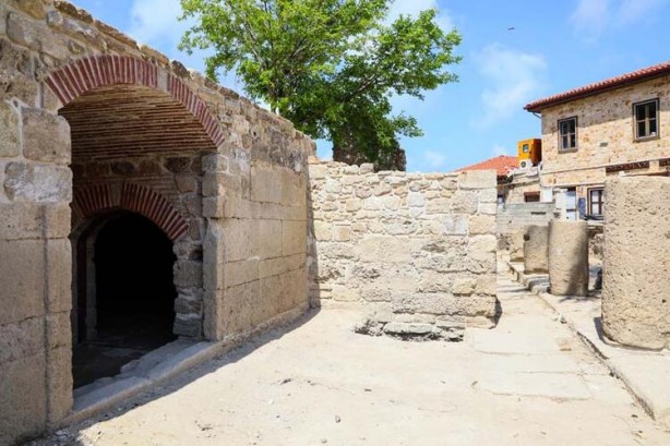 Foto - Yıkılan kaçak yapıların altından çıktı! Türkiye'yi sevindiren keşif