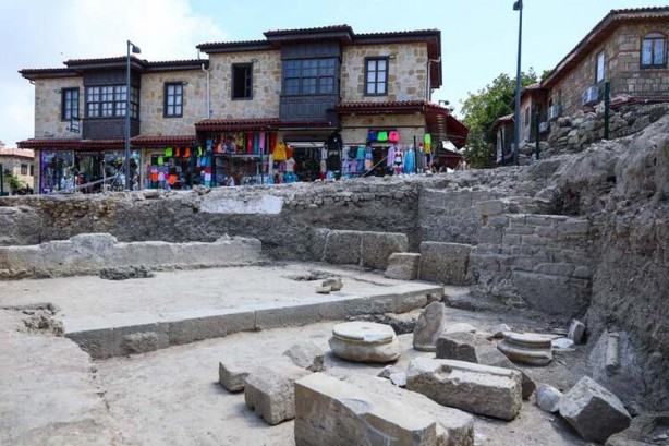 Foto - Yıkılan kaçak yapıların altından çıktı! Türkiye'yi sevindiren keşif