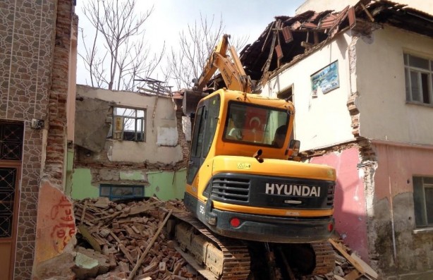 Foto - Yıkın talimatı! Uyuşturucu yuvalarına balyoz indiriliyor