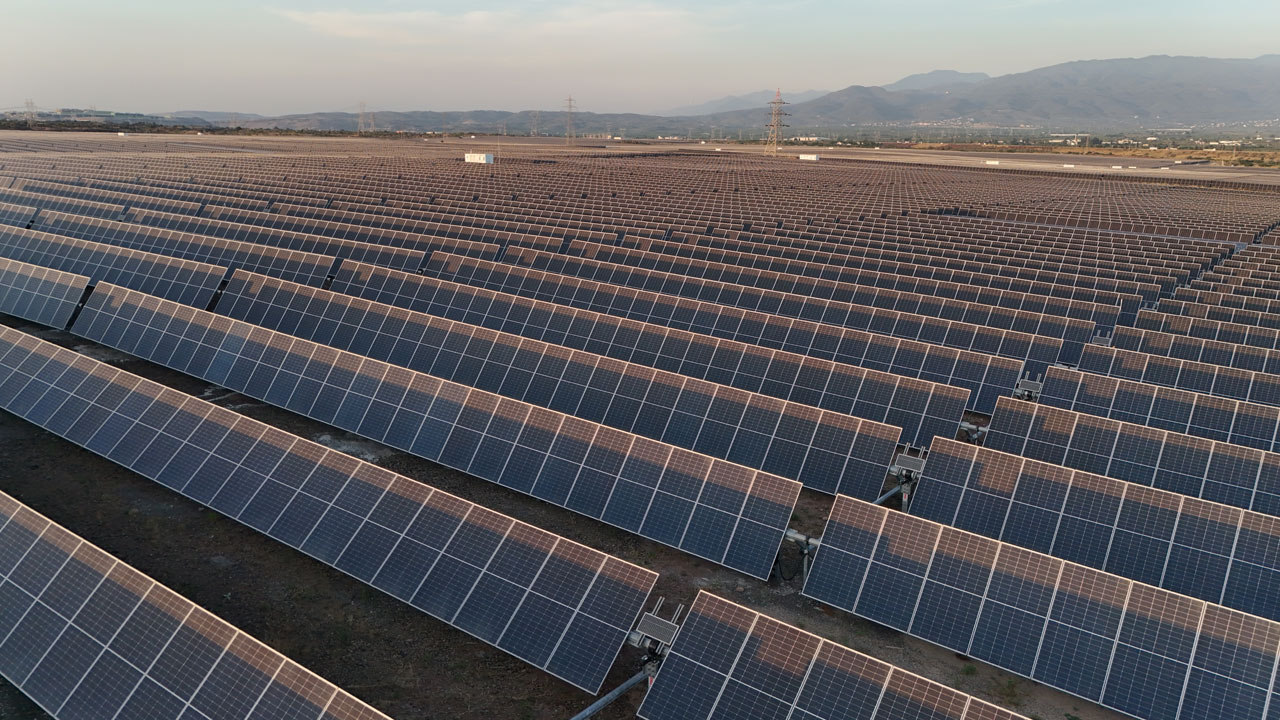 Foto - Yılda 250 milyon kilovatsaat elektrik! Hatay’da çorak arazi enerjiye dönüştü