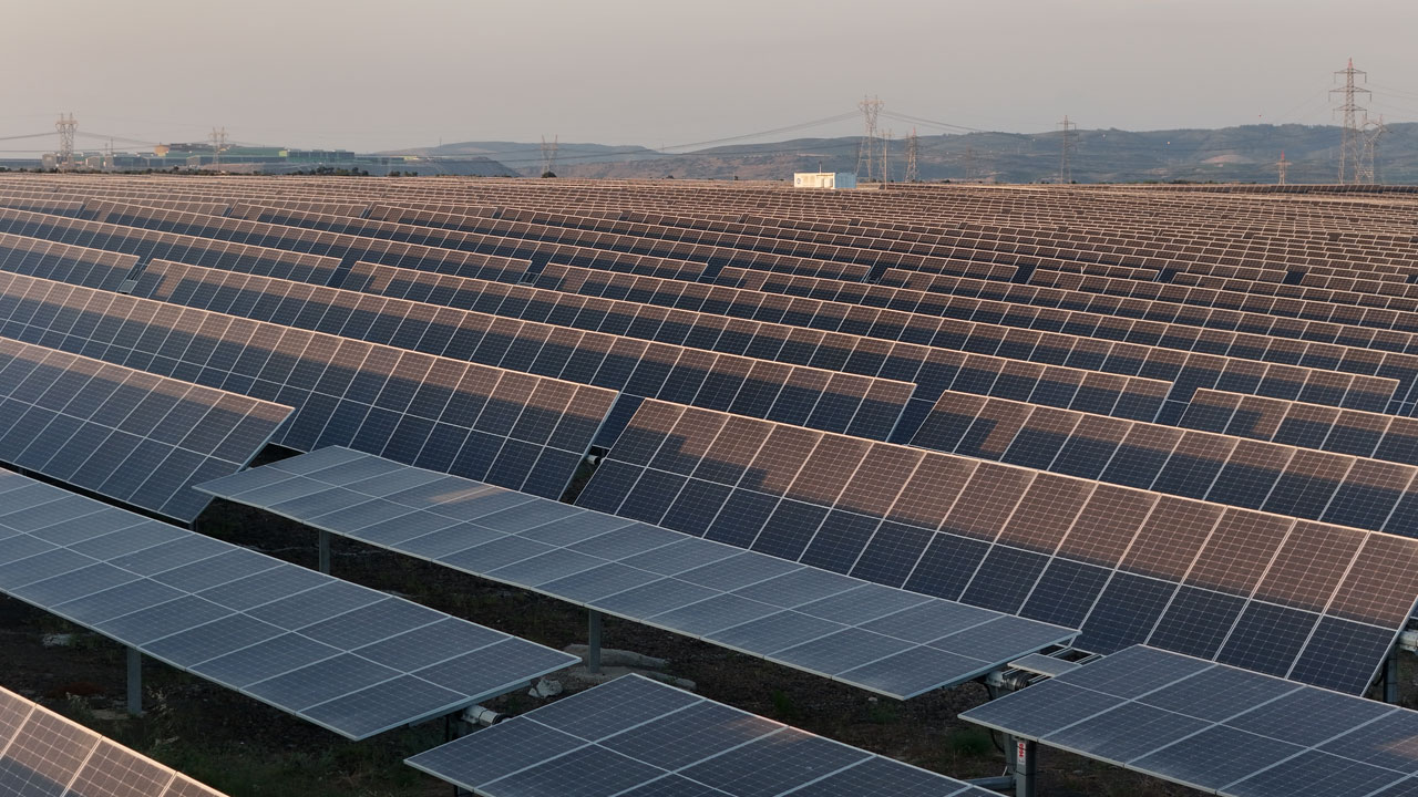 Foto - Yılda 250 milyon kilovatsaat elektrik! Hatay’da çorak arazi enerjiye dönüştü