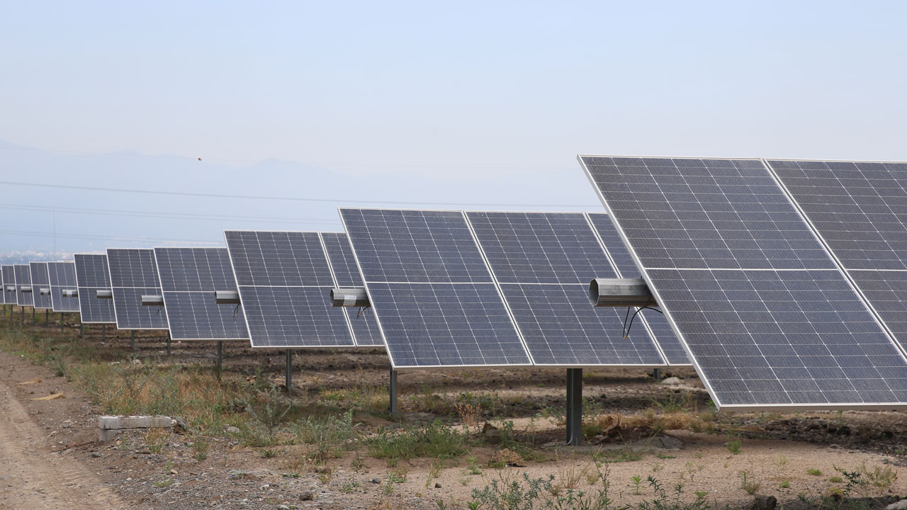 Foto - Yılda 250 milyon kilovatsaat elektrik! Hatay’da çorak arazi enerjiye dönüştü