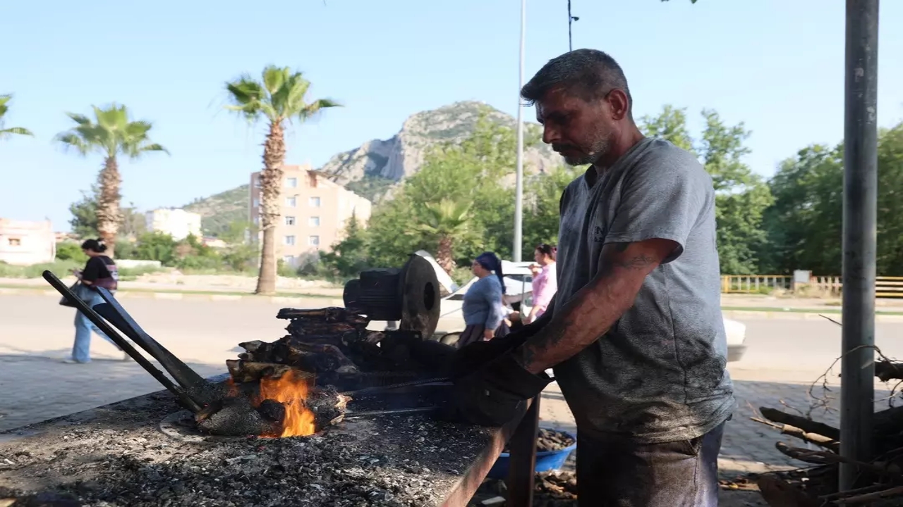 Foto - Yılda sadece ve sadece üç gün çalışıyorlar! Günlük ücretleri tam 4 bin TL