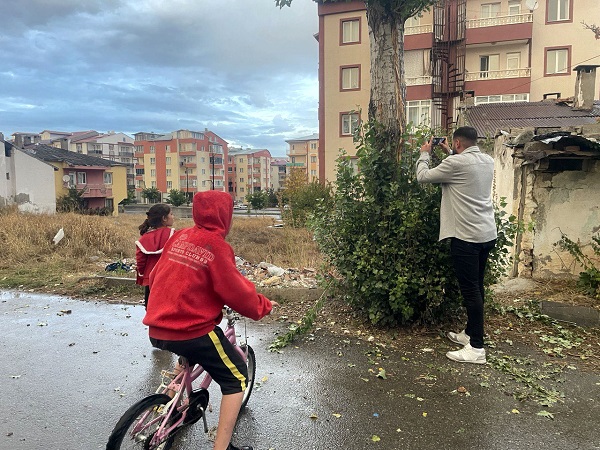 Foto - Yıldırım düştü! Ses böyle korkuttu