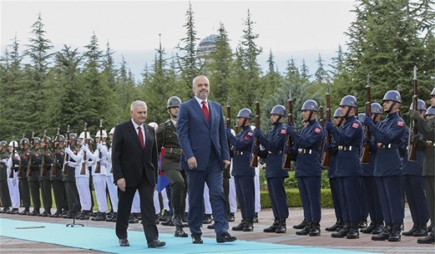 Foto - Yıldırım, en uzun başbakanı karşıladı