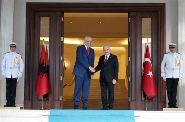 Foto - Yıldırım, en uzun başbakanı karşıladı